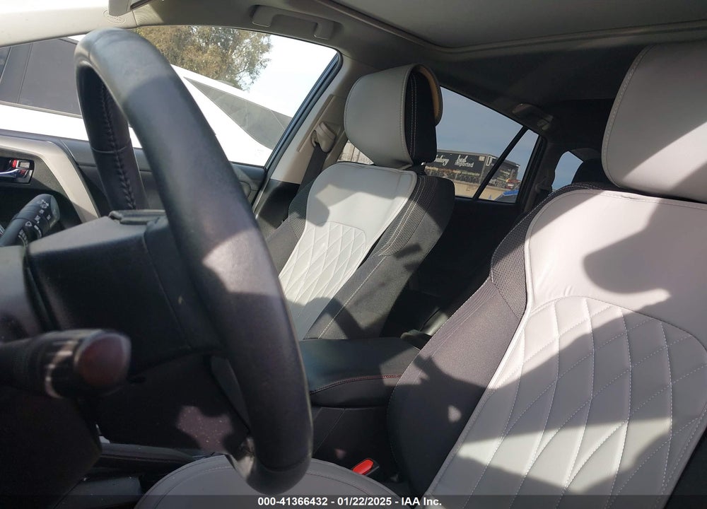 2017 TOYOTA RAV4 XLE VIN: 2T3WFREV2HW358659