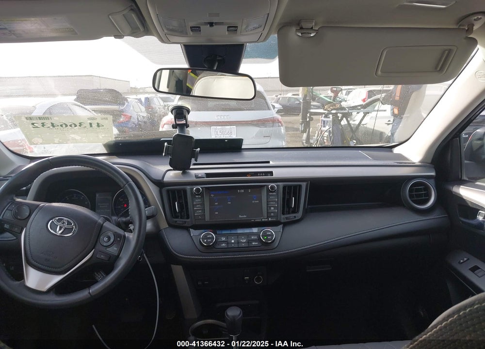 2017 TOYOTA RAV4 XLE VIN: 2T3WFREV2HW358659