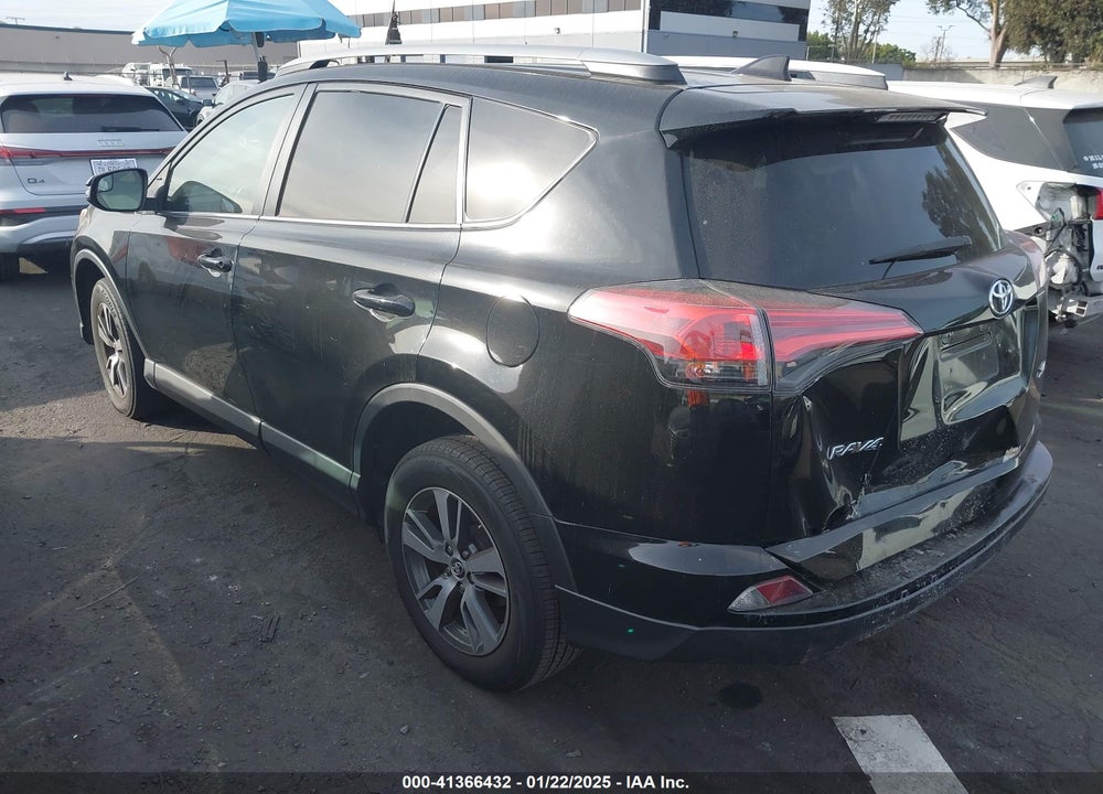 2017 TOYOTA RAV4 XLE VIN: 2T3WFREV2HW358659