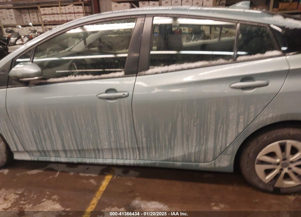 2016 TOYOTA PRIUS VIN: JTDKBRFU7G3521730
