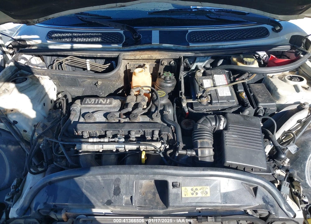 2006 MINI COOPER VIN: WMWRF33506TG15749