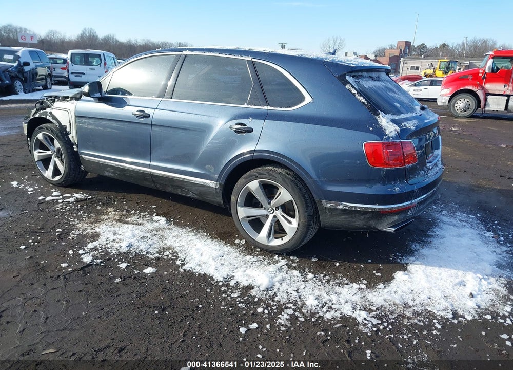 2018 BENTLEY BENTAYGA ACTIVITY EDITION/BLACK EDITION/MULLINER/ONYX EDITION/W12 VIN: SJAAC2ZV2JC022640