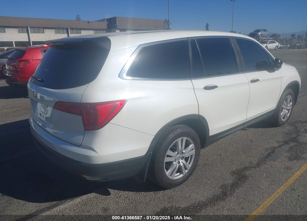 2017 HONDA PILOT LX VIN: 5FNYF5H16HB015787
