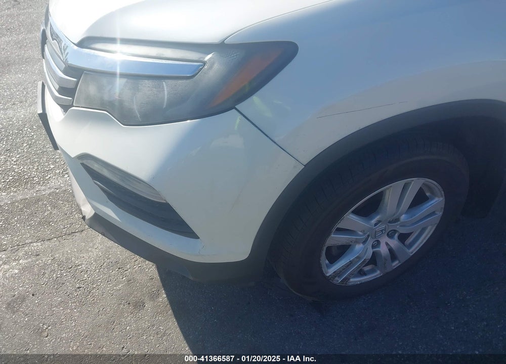 2017 HONDA PILOT LX VIN: 5FNYF5H16HB015787