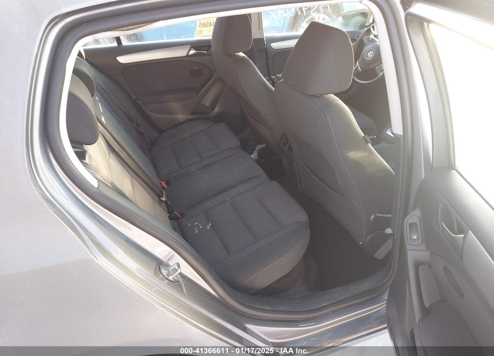 2013 VOLKSWAGEN GOLF 2.0L TDI 4-DOOR VIN: WVWDM7AJ4DW136219