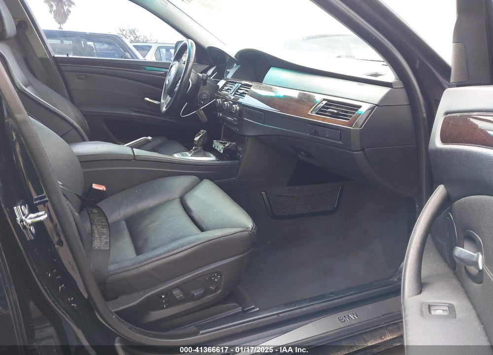 2009 BMW 550I VIN: WBANW53599CT55783