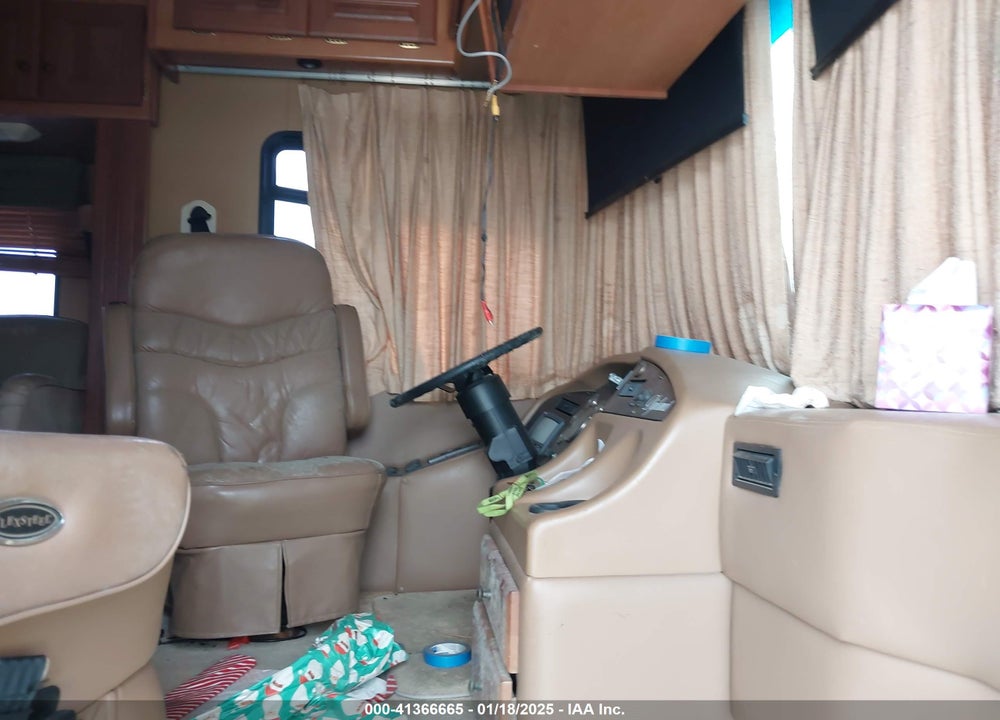 2001 ROADMASTER RAIL DIPLOMAT MOTOR HOME VIN: 1RF12061812014354