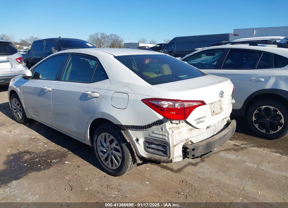 2018 TOYOTA COROLLA LE VIN: 5YFBURHE2JP796873
