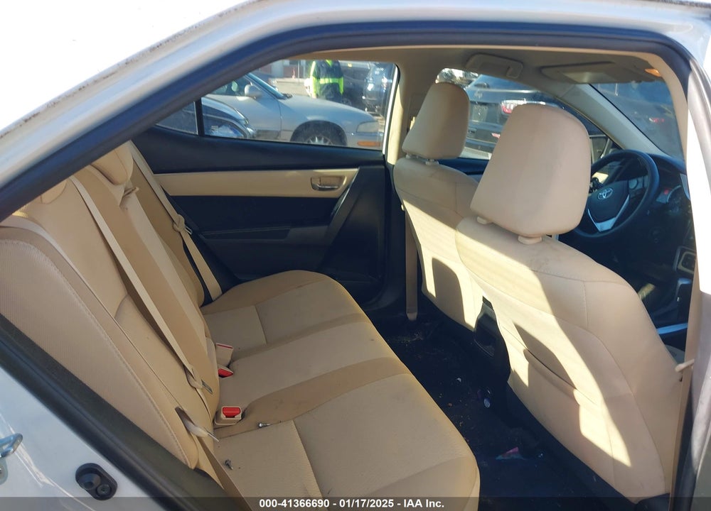 2018 TOYOTA COROLLA LE VIN: 5YFBURHE2JP796873