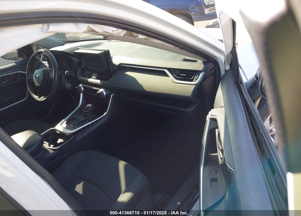 2019 TOYOTA RAV4 LE VIN: 2T3H1RFV9KC017158