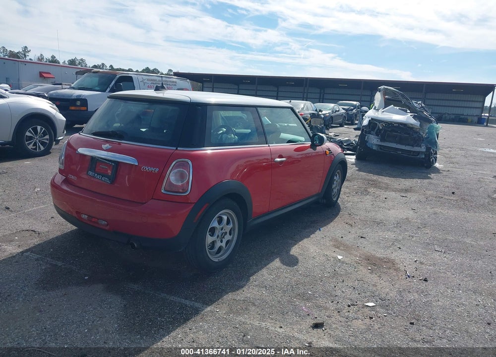 2012 MINI COOPER VIN: WMWSU3C59CT260497