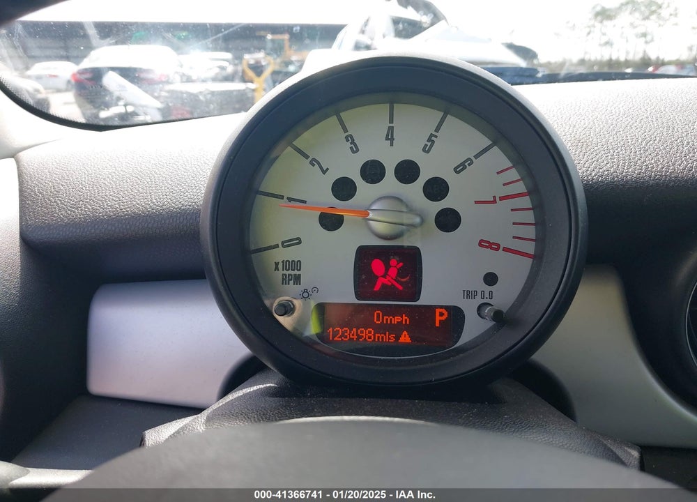 2012 MINI COOPER VIN: WMWSU3C59CT260497