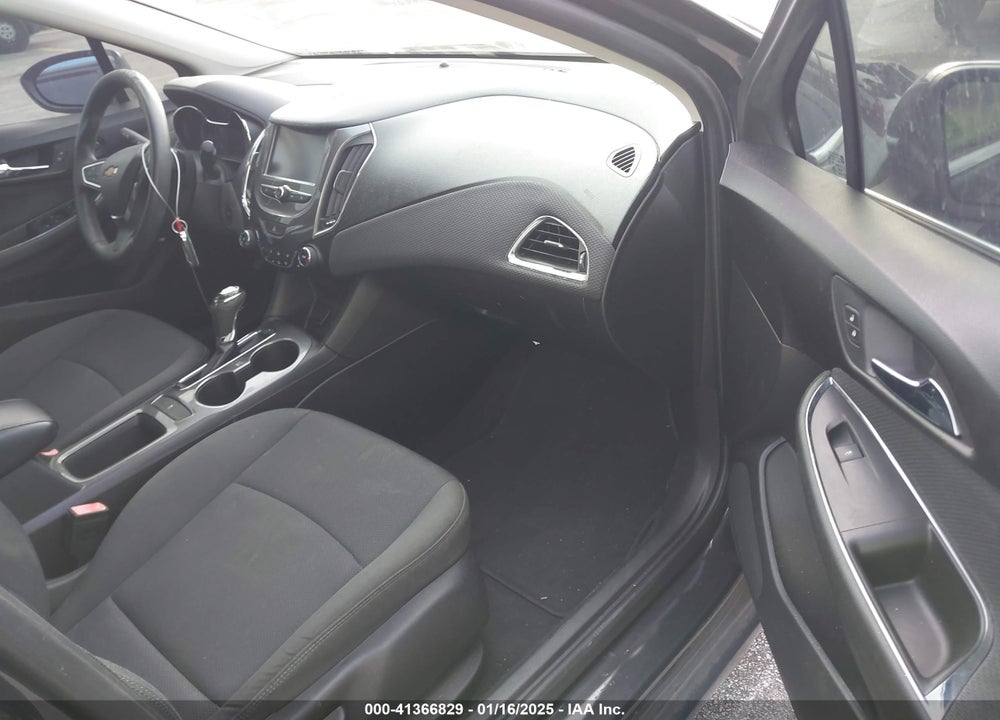 2017 CHEVROLET CRUZE LT AUTO VIN: 1G1BE5SM4H7207641