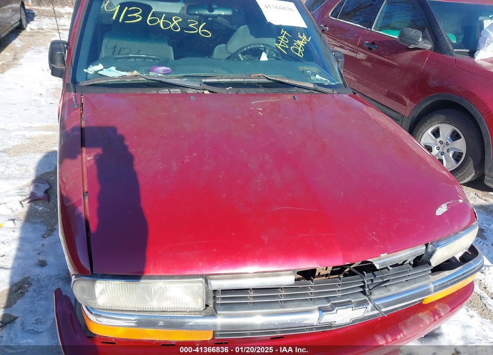 2000 CHEVROLET S-10 LS VIN: 1GCCS1944Y8149687