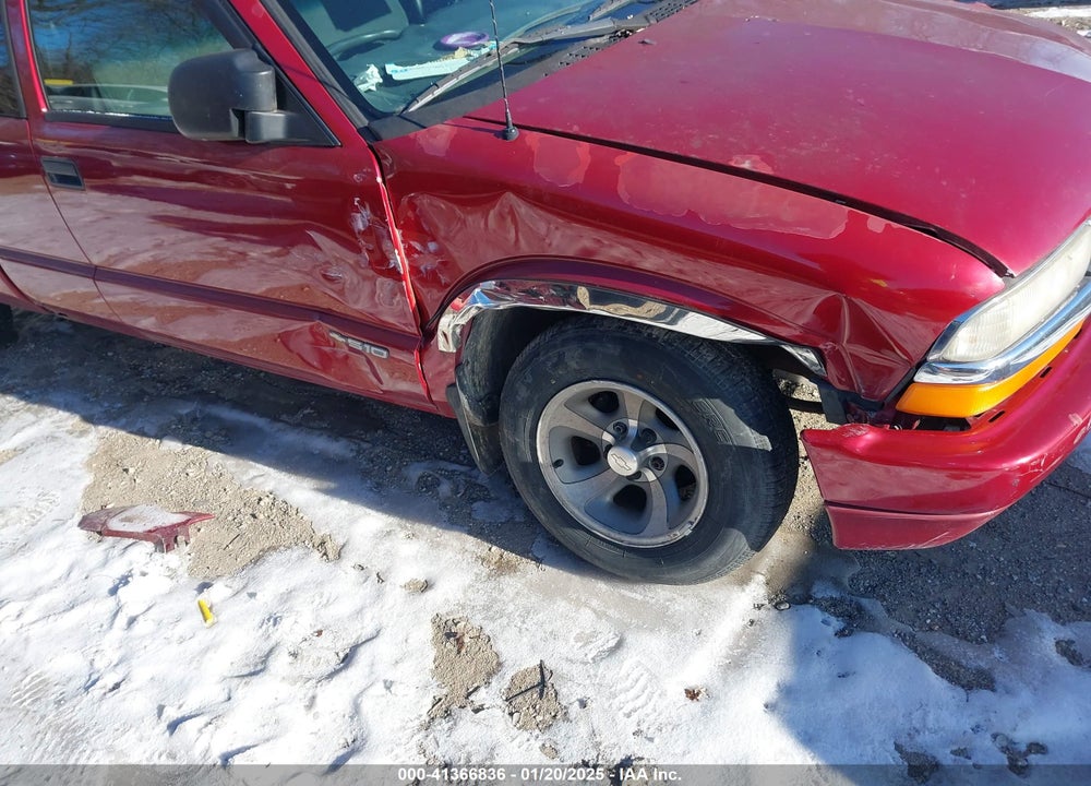 2000 CHEVROLET S-10 LS VIN: 1GCCS1944Y8149687