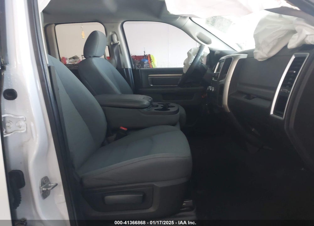 2017 RAM 1500 VIN: 1C6RR7GTXHS579009