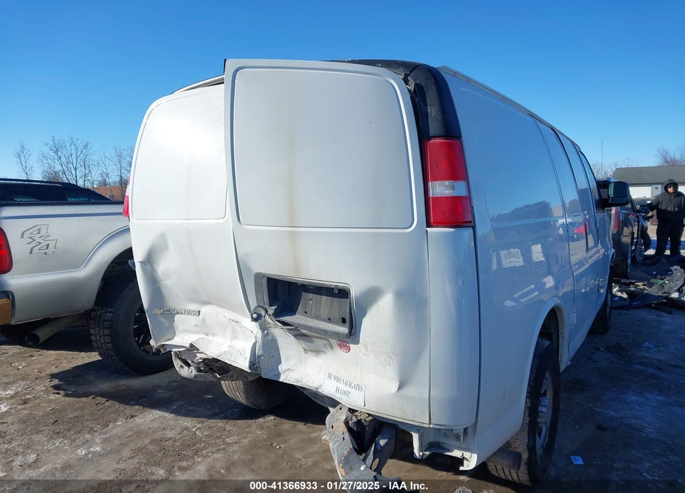 2020 CHEVROLET EXPRESS CARGO RWD 2500 REGULAR WHEELBASE WT VIN: 1GCWGAFP3L1254140