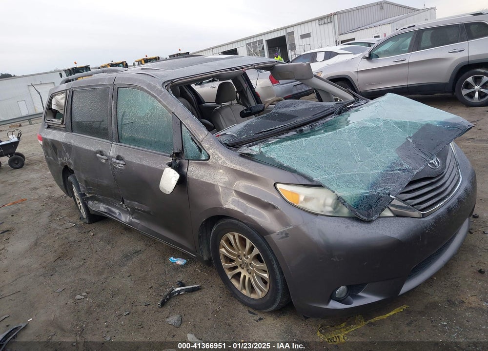 2011 TOYOTA SIENNA XLE V6 VIN: 5TDYK3DC3BS120720