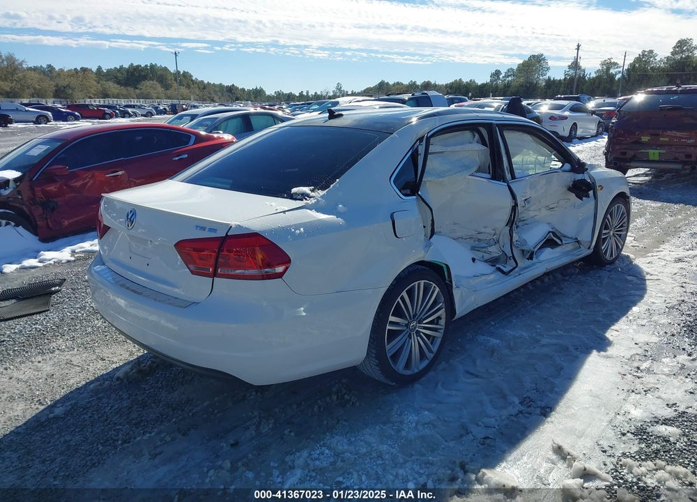 2014 VOLKSWAGEN PASSAT VIN: 1VWBT7A35EC096230