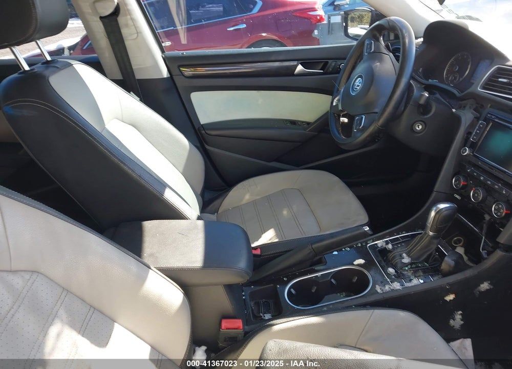 2014 VOLKSWAGEN PASSAT VIN: 1VWBT7A35EC096230