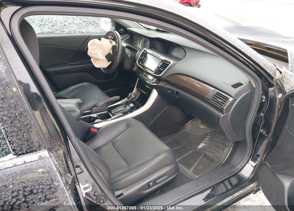 2016 HONDA ACCORD VIN: 1HGCR3F85GA019294