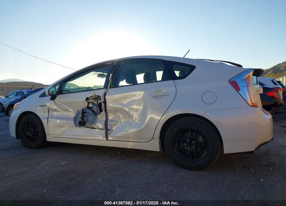 2013 TOYOTA PRIUS TWO VIN: JTDKN3DU4D5592391
