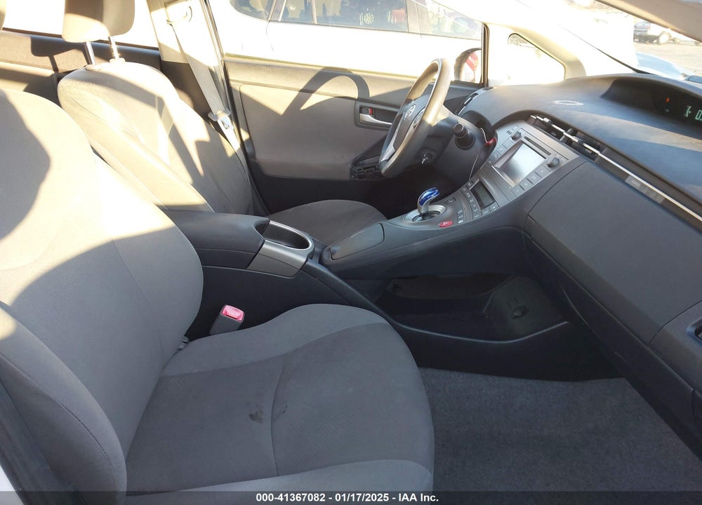 2013 TOYOTA PRIUS TWO VIN: JTDKN3DU4D5592391