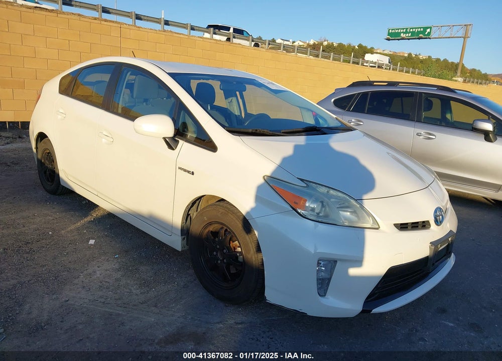 2013 TOYOTA PRIUS TWO VIN: JTDKN3DU4D5592391
