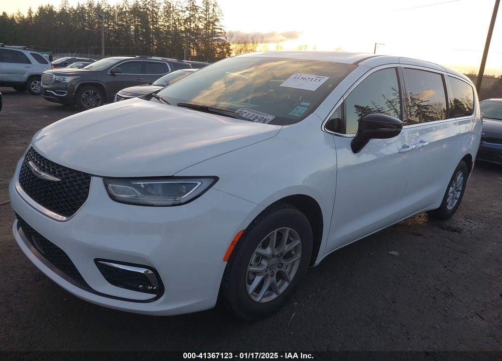 2024 CHRYSLER PACIFICA TOURING L VIN: 2C4RC1BG4RR155085