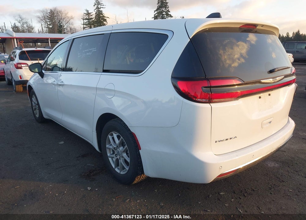 2024 CHRYSLER PACIFICA TOURING L VIN: 2C4RC1BG4RR155085
