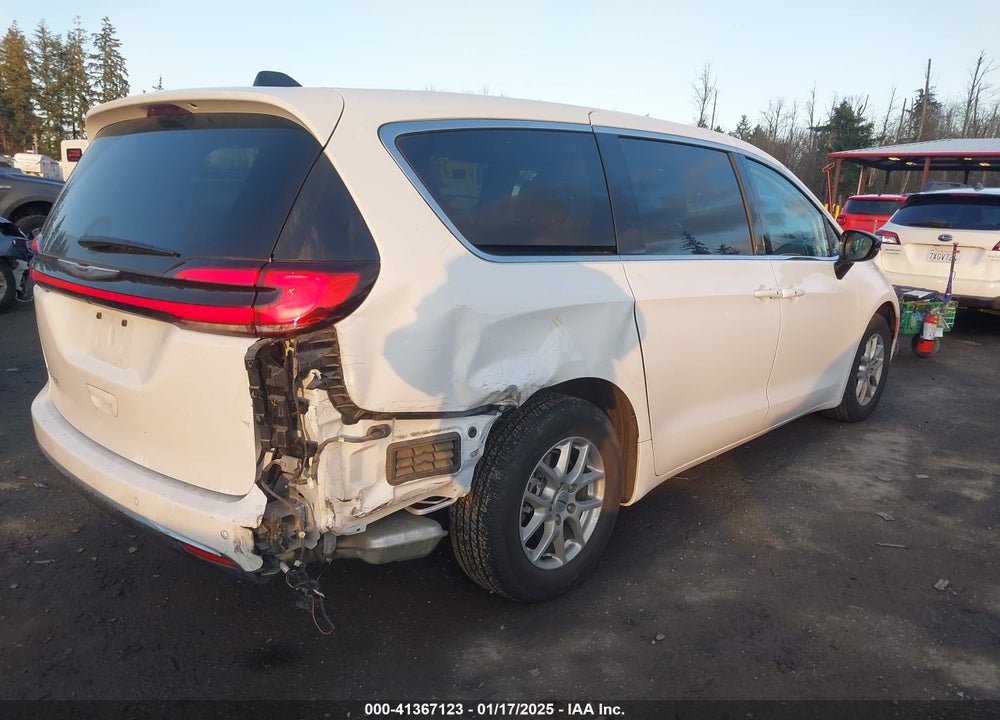 2024 CHRYSLER PACIFICA TOURING L VIN: 2C4RC1BG4RR155085