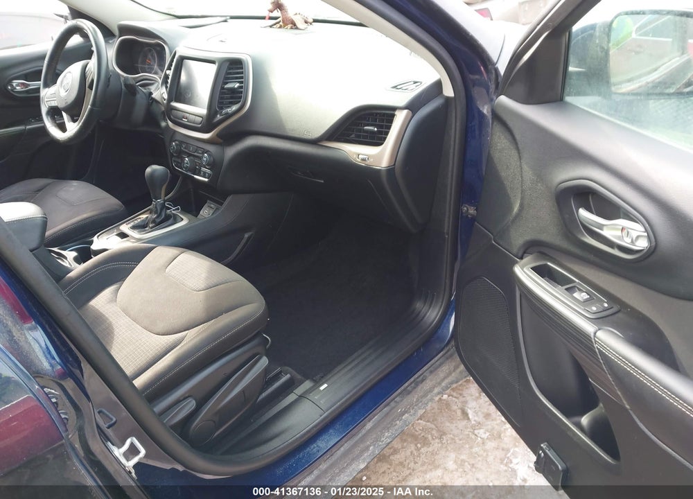 2015 JEEP CHEROKEE LATITUDE VIN: 1C4PJLCBXFW596752