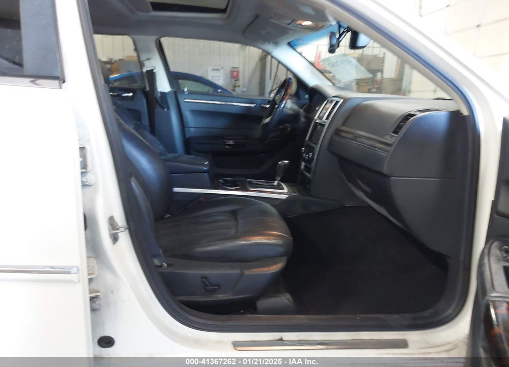2008 CHRYSLER 300C HEMI VIN: 2C3KA63H28H158037