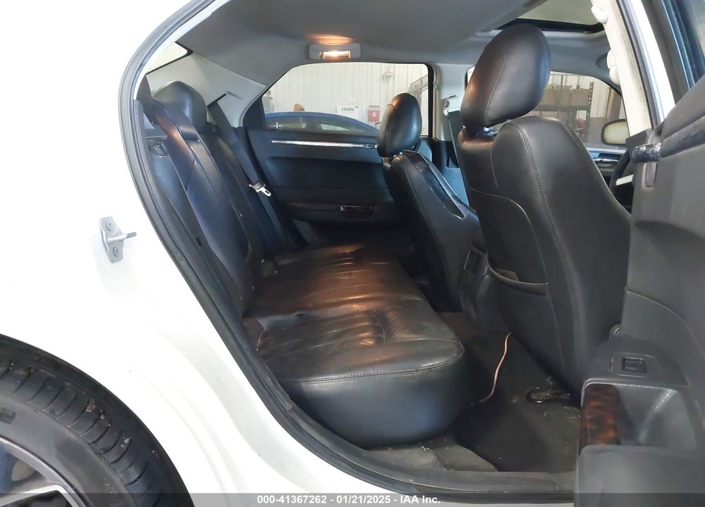 2008 CHRYSLER 300C HEMI VIN: 2C3KA63H28H158037
