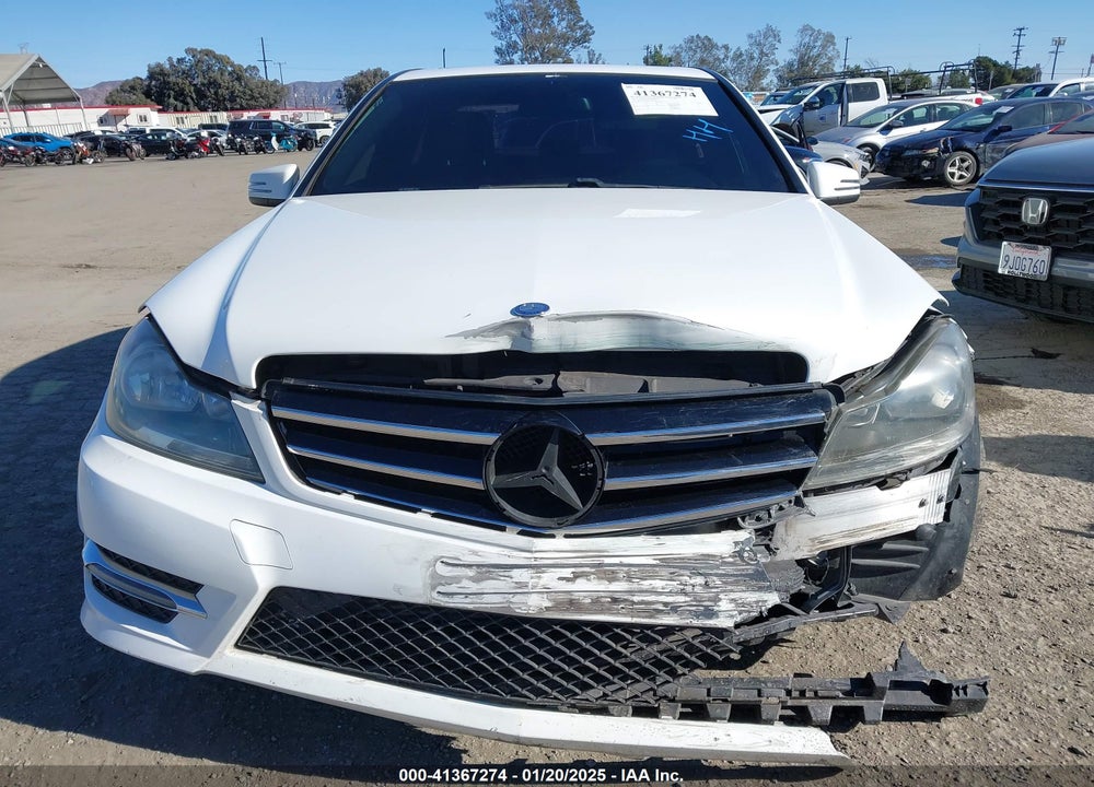 2014 MERCEDES-BENZ C 250 LUXURY/SPORT VIN: WDDGF4HB3EA935210