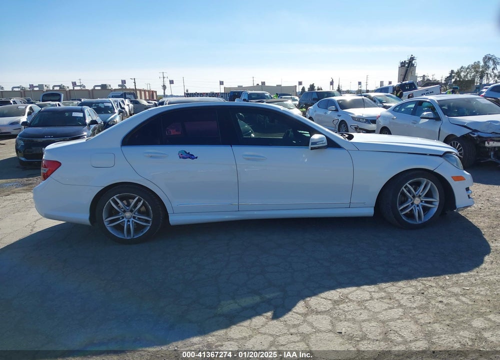 2014 MERCEDES-BENZ C 250 LUXURY/SPORT VIN: WDDGF4HB3EA935210