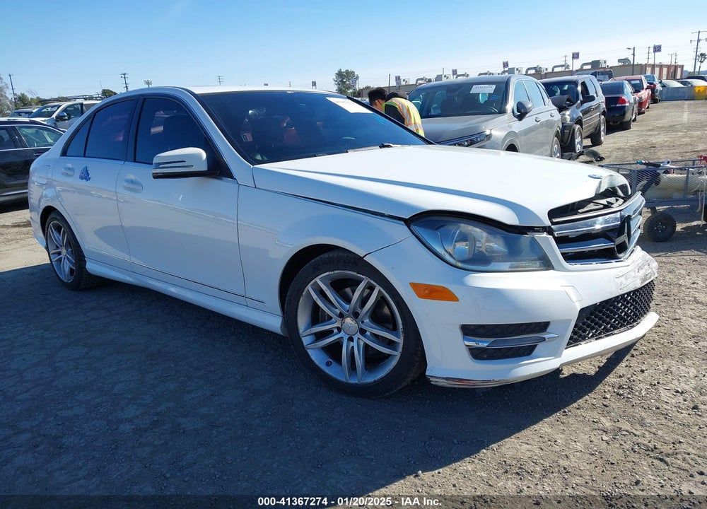 2014 MERCEDES-BENZ C 250 LUXURY/SPORT VIN: WDDGF4HB3EA935210