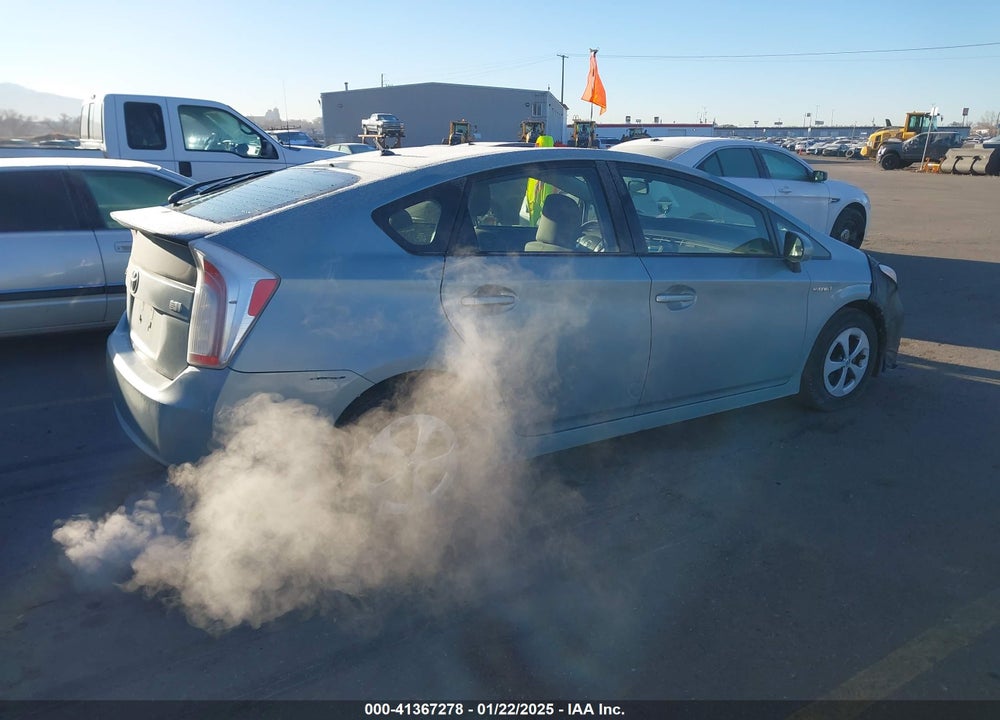 2013 TOYOTA PRIUS TWO VIN: JTDKN3DU8D1632303