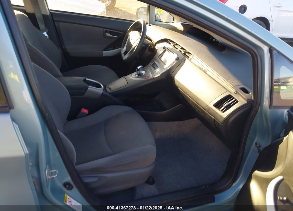 2013 TOYOTA PRIUS TWO VIN: JTDKN3DU8D1632303
