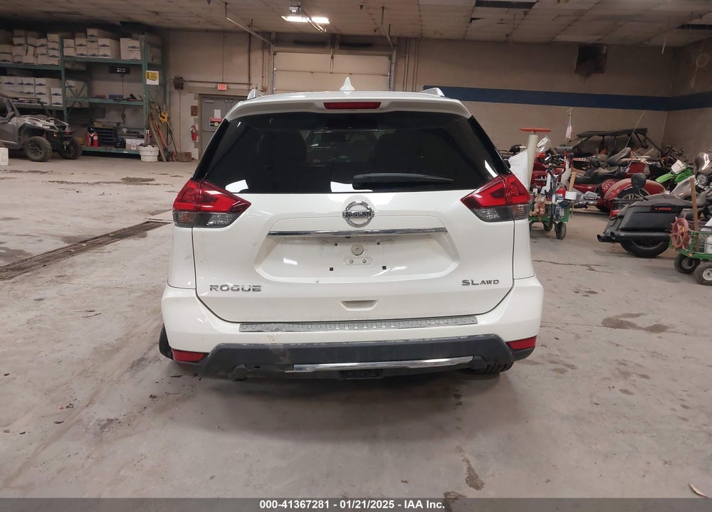 2018 NISSAN ROGUE VIN: JN8AT2MV1JW353718