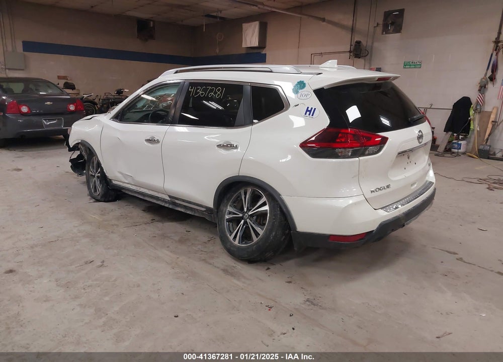 2018 NISSAN ROGUE VIN: JN8AT2MV1JW353718
