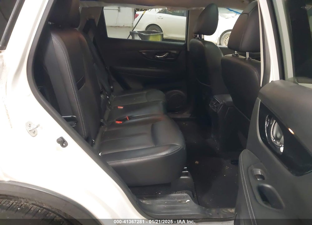 2018 NISSAN ROGUE VIN: JN8AT2MV1JW353718