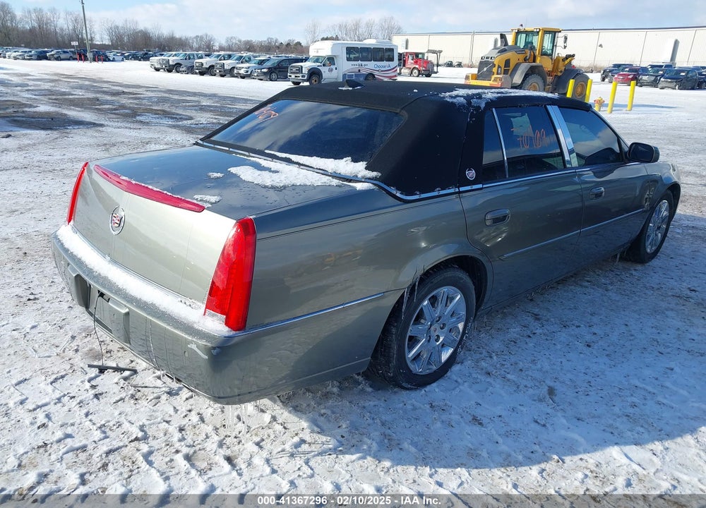 2011 CADILLAC DTS VIN: 1G6KH5E62BU150332