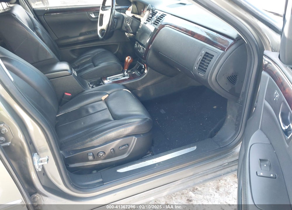 2011 CADILLAC DTS VIN: 1G6KH5E62BU150332