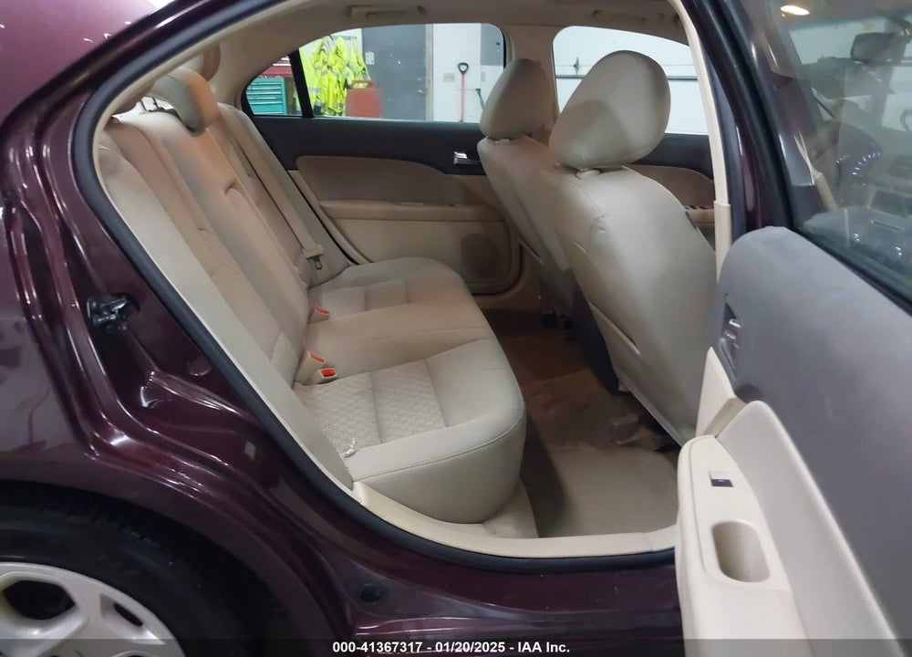 2011 FORD FUSION VIN: 3FAHP0HA2BR165052