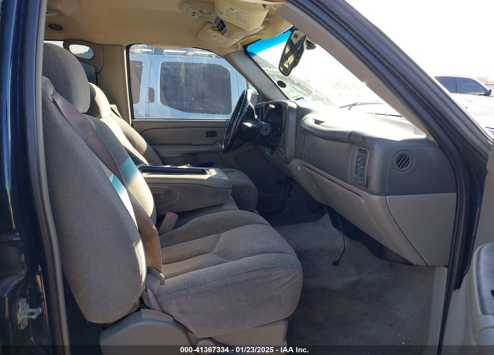 2004 CHEVROLET TAHOE LS VIN: 1GNEC13V04R234318