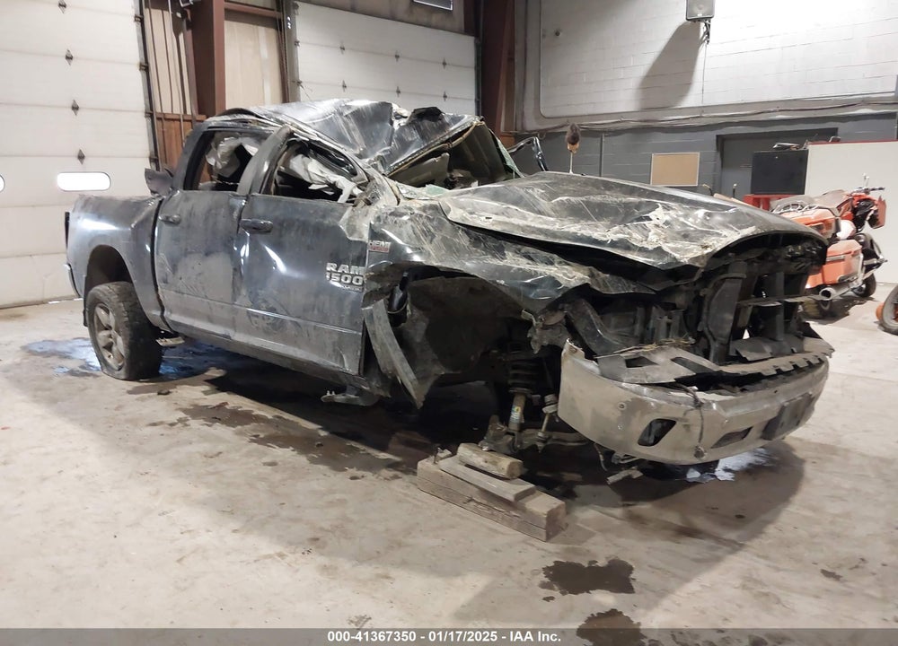 2019 RAM 1500 CLASSIC VIN: 1C6RR7LT4KS557911