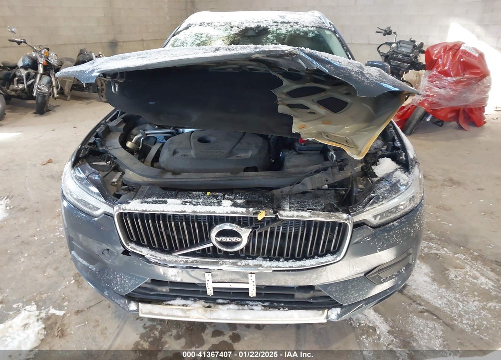 2018 VOLVO XC60 VIN: YV4102RK5J1079663