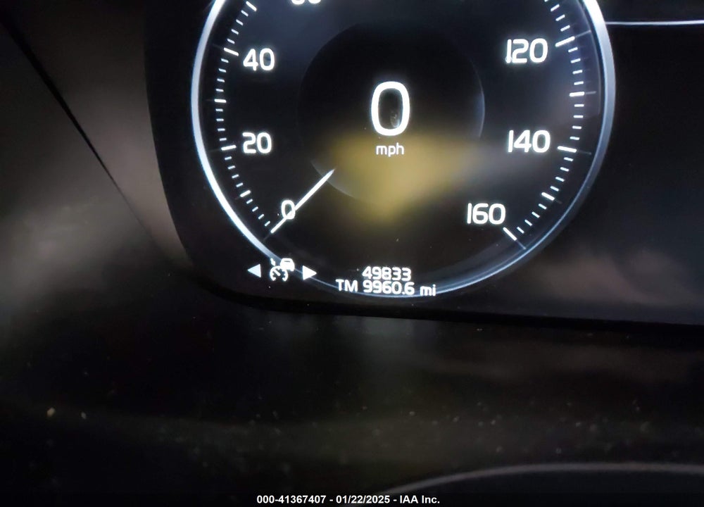 2018 VOLVO XC60 VIN: YV4102RK5J1079663