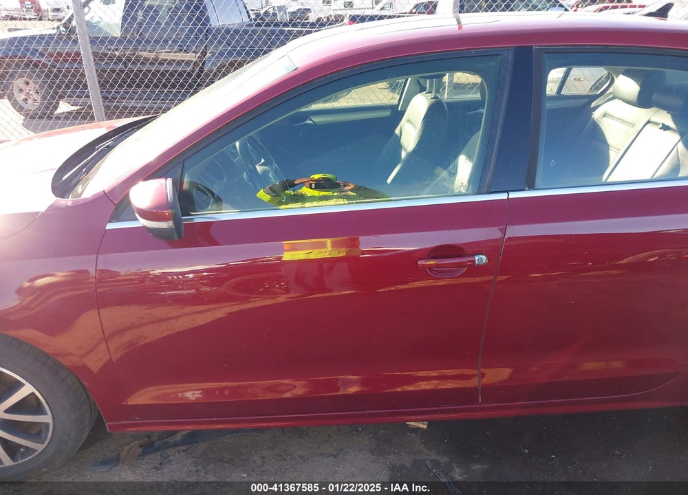 2018 VOLKSWAGEN JETTA VIN: 3VWDB7AJ4JM224590